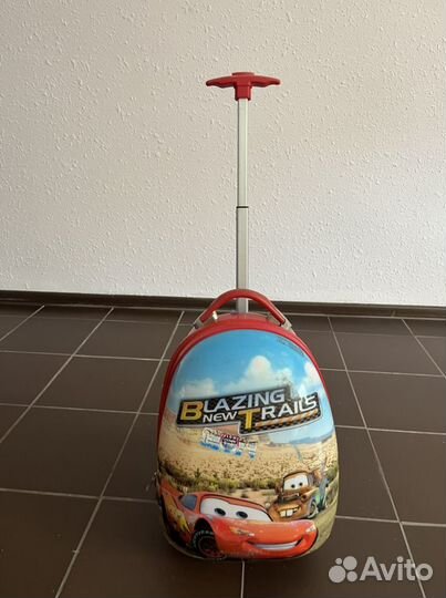 Детский чемодан на колесиках