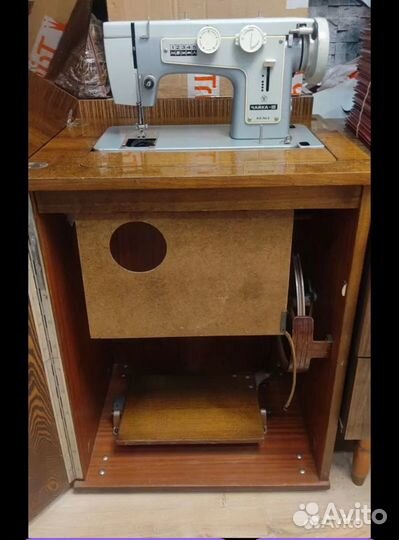 Ножная швейная машинка Чайка111 мл 116-3