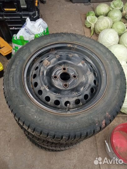 Колеса r15 Solaris с штатными колпаками