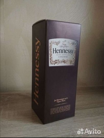 Коробка из под коньяка Hennessy