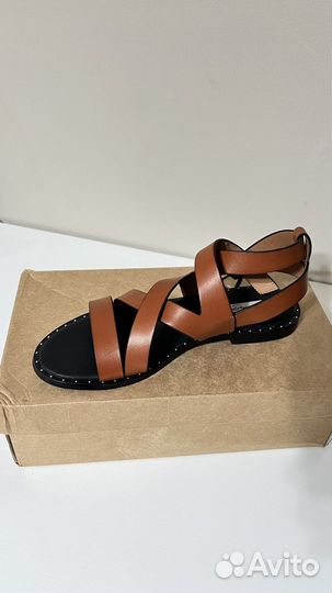 Сандалии для девочки