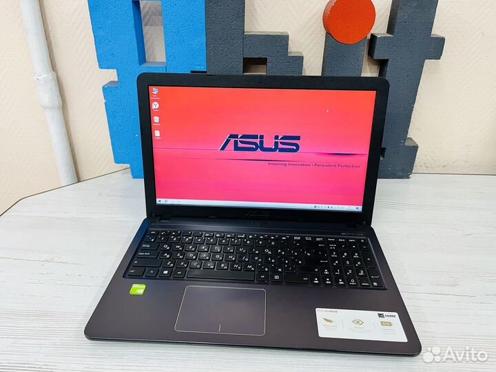 Игровой Asus i3-7020 8gb mx110 2gb