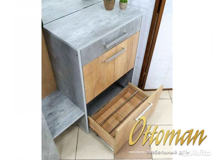 Прихожая с вешалкой