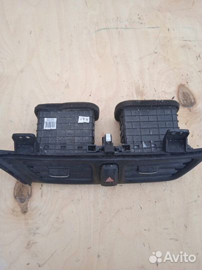 Дефлектор воздуховода Kia Rio 3 G4FC 2016