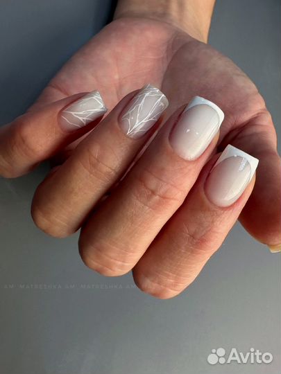 Маникюр с покрытием и наращивание ногтей