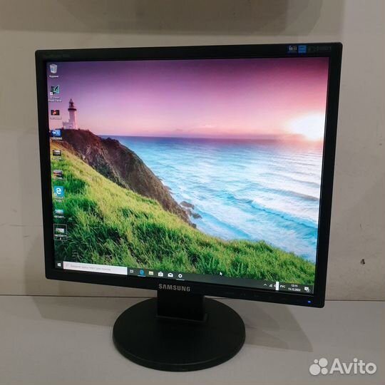 ЖК монитор 19