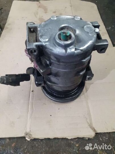 Компрессор кондиционера Dodge Neon