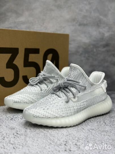 Летние крассовки Adidas Yeezy boost 350