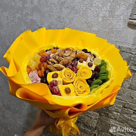 Сладкие букеты из конфет