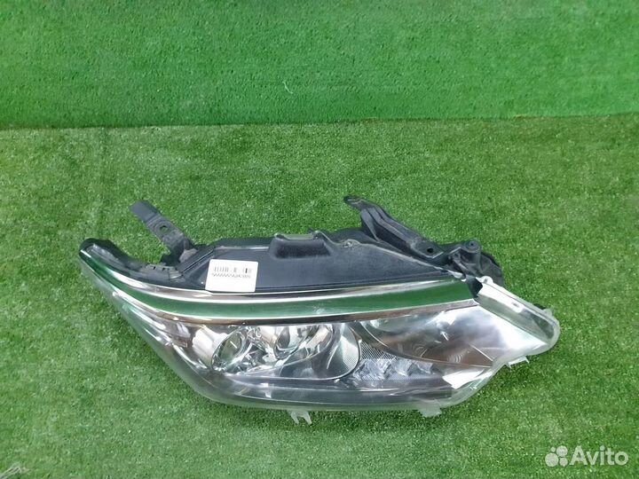 Фара правая Toyota Camry