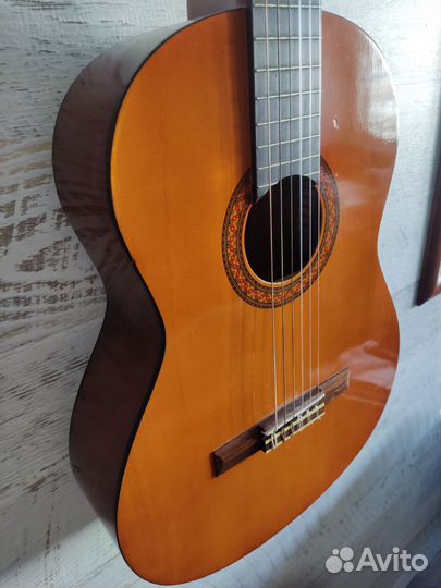 Классическая гитара yamaha c40