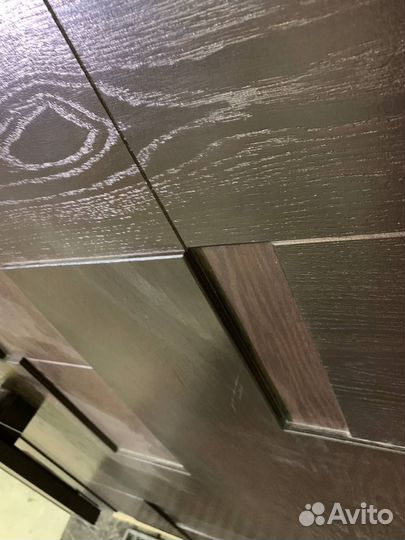 Дверь нестандартных размеров из древесины