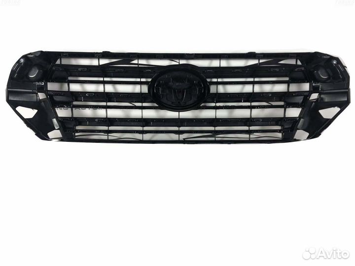 Решетка радиатора Toyota LC 200 с 2016г Executive