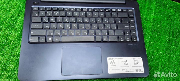 Ноутбук Asus E402Y