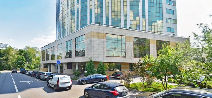 Недалеко от метро офис 880 кв.м в аренду