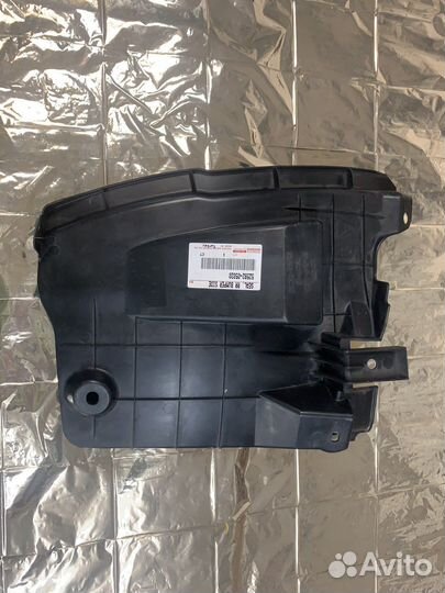 Кронштейн заднего бампера Toyota Avensis t27