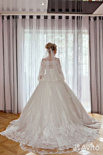 Свадебное платье