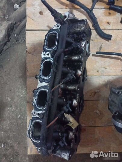 Топливная рампа с форсунками Renault Logan