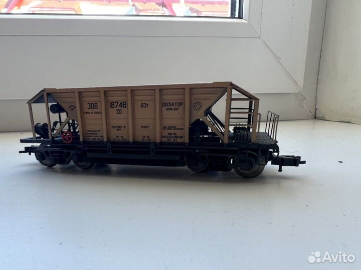 Хоппер-вагон для перевозки щебня (модель H0)