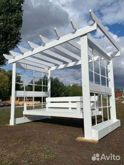 Пергола деревянная с качелями