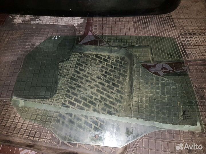 Стекло Ford focus 1