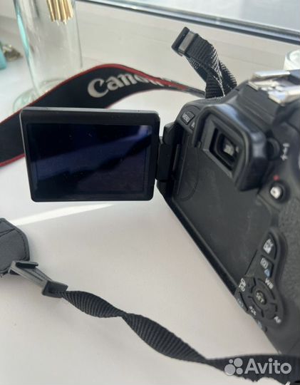 Зеркальный фотоаппарат Canon 600d kit 18-55