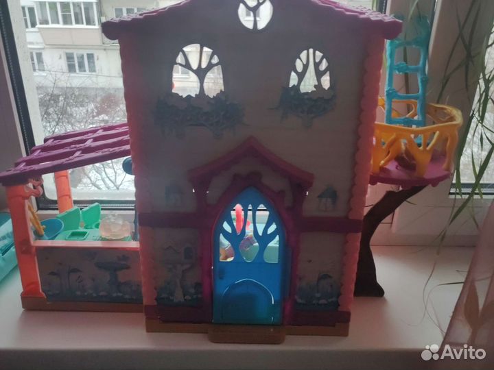 Домик энчантималс (олень в комплекте, но без куклы