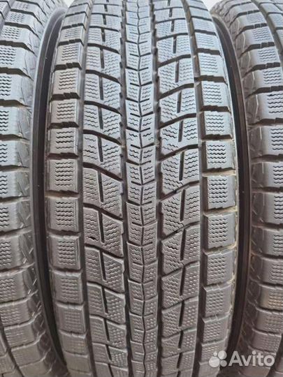 Dunlop Winter Maxx SJ8 215/60 R17 96Q