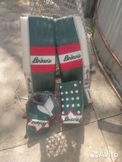 Вратарская хоккейная форма