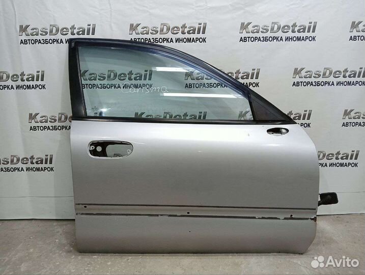 Передняя правая дверь Mitsubishi Carisma