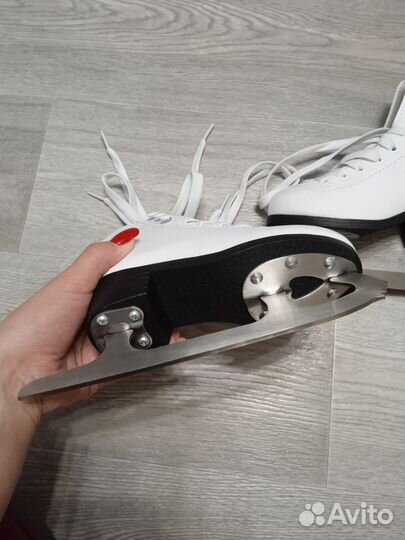 Коньки фигурные детские 28 размер