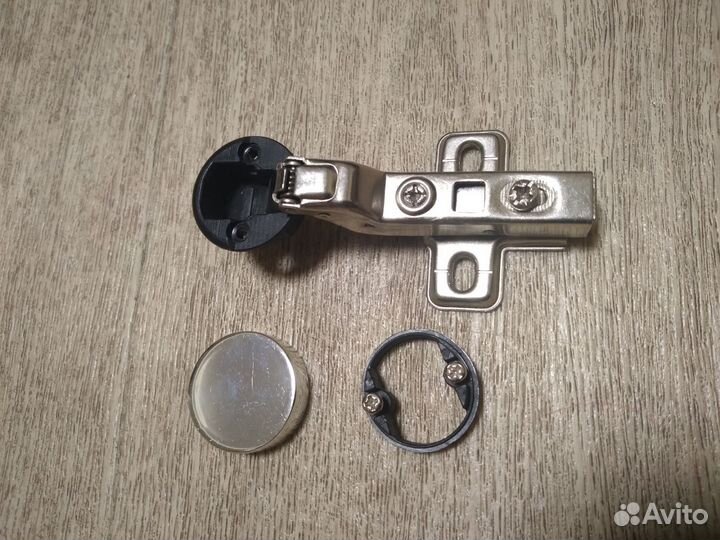 Петля для стеклянной двери