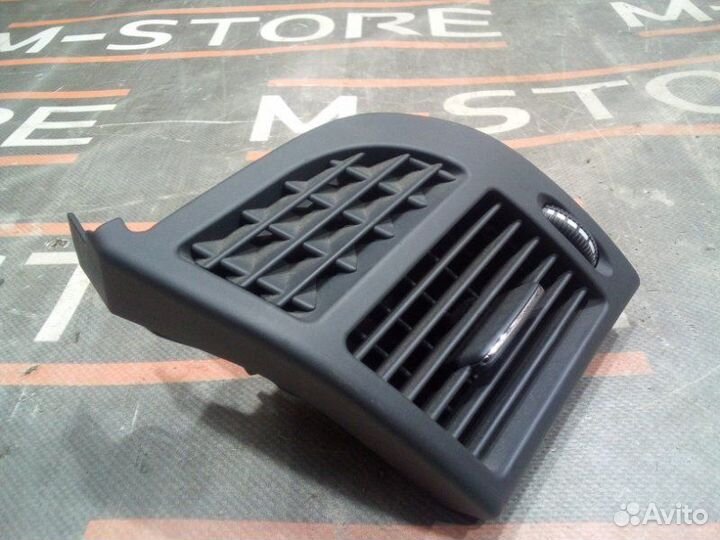 Дефлектор воздушный левый Mercedes-Benz E-Class