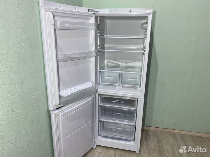 Холодильник Indesit
