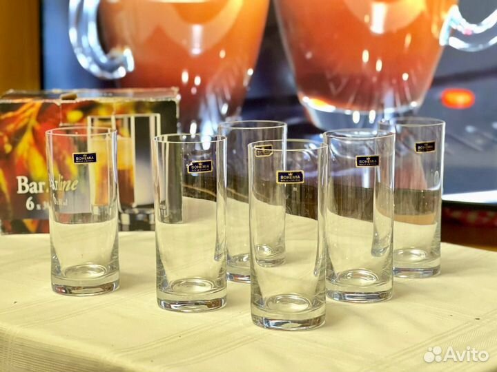 Стеклянные бокалы