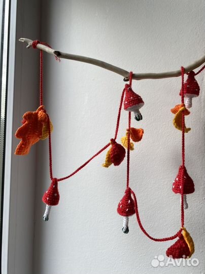 Осенняя гирлянда вязаная