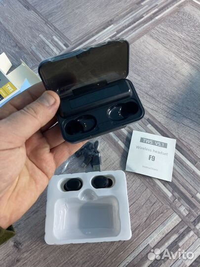 Беспроводные наушники с функцией power bank