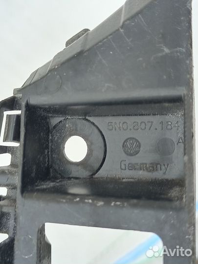 Vw Tiguan 2008-2011 Кронштейн переднего бампера