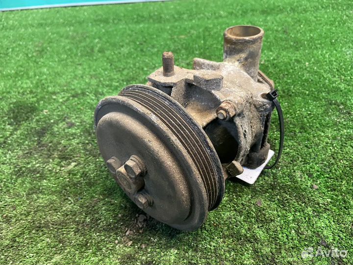 Chevrolet Niva 2123 / насос водяной (помпа)