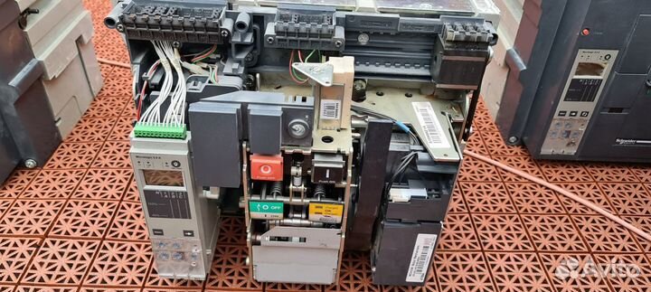 Автоматические выключатели Masterpact 2500А 3200А