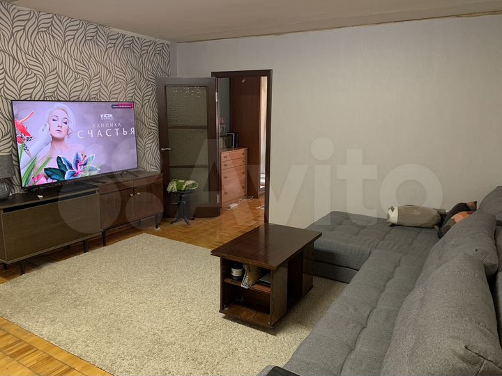 3-к. квартира, 92 м², 1/9 эт.