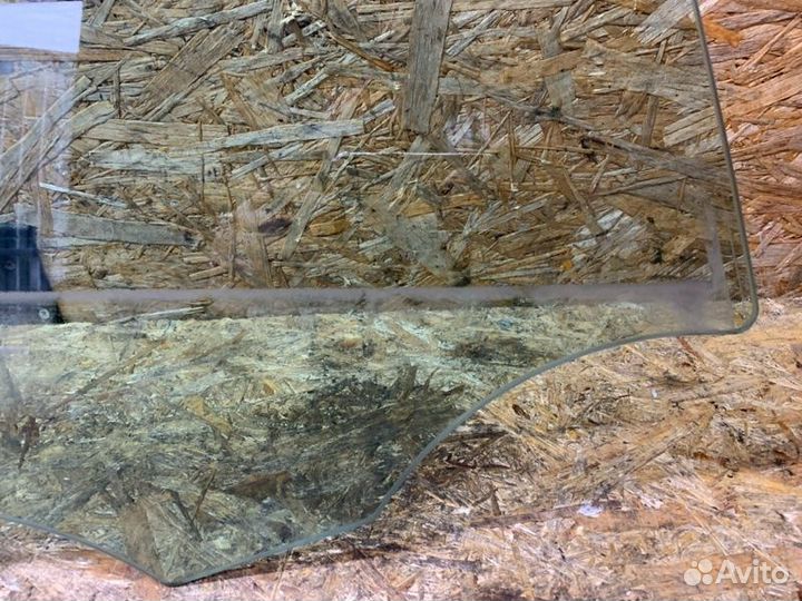 Стекло двери переднее правое Mercedes-Benz E-Class