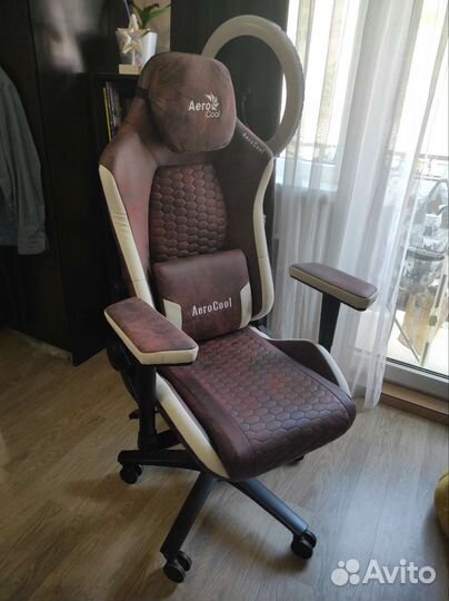 Кресло игровое Crown AeroSuede