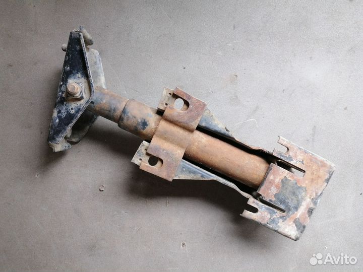 Кронштейн переднего бампера для BMW 5-серия E34