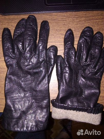 Перчатки женские кожаные. Зеленоград