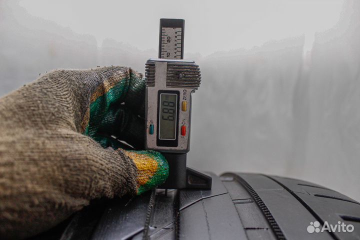 Nokian Tyres Hakka Black SUV 265/45 R21 104Y