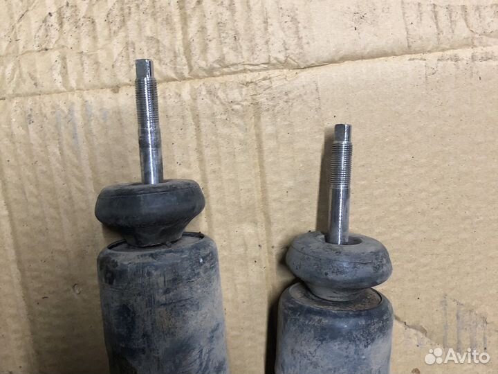 Задний амортизатор Audi 80