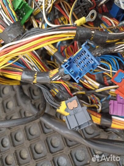 1697081 Проводка кабины основная Daf XF105