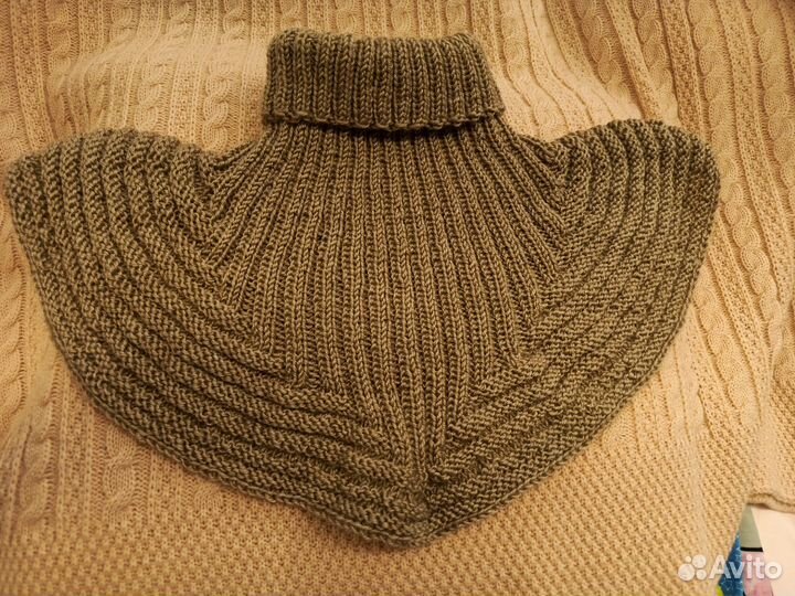 Вязанные манишки,шапки,снуд