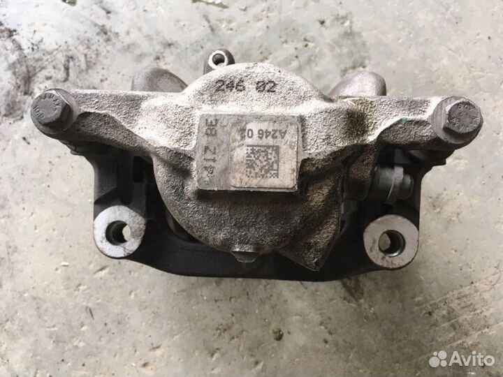 Суппорт передний правый Mercedes-Benz B-Class W246